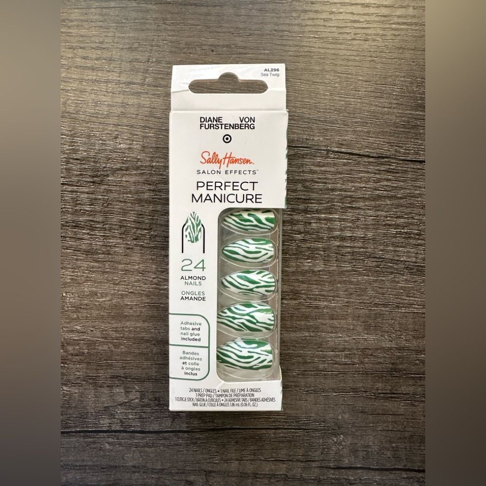 DVF x Target Sally Hansen Perfect Manicure‎ Almond Shape Sea Twig Press Ons
